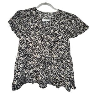 Black Daisy Print Short Sleeve Ruffle Blouse, haptics brand, size small, EUC.